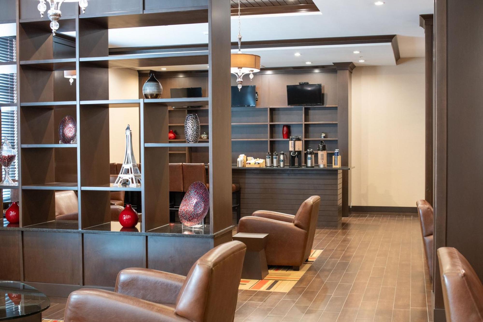 ניסקו Four Points By Sheraton Edmonton International Airport מראה חיצוני תמונה