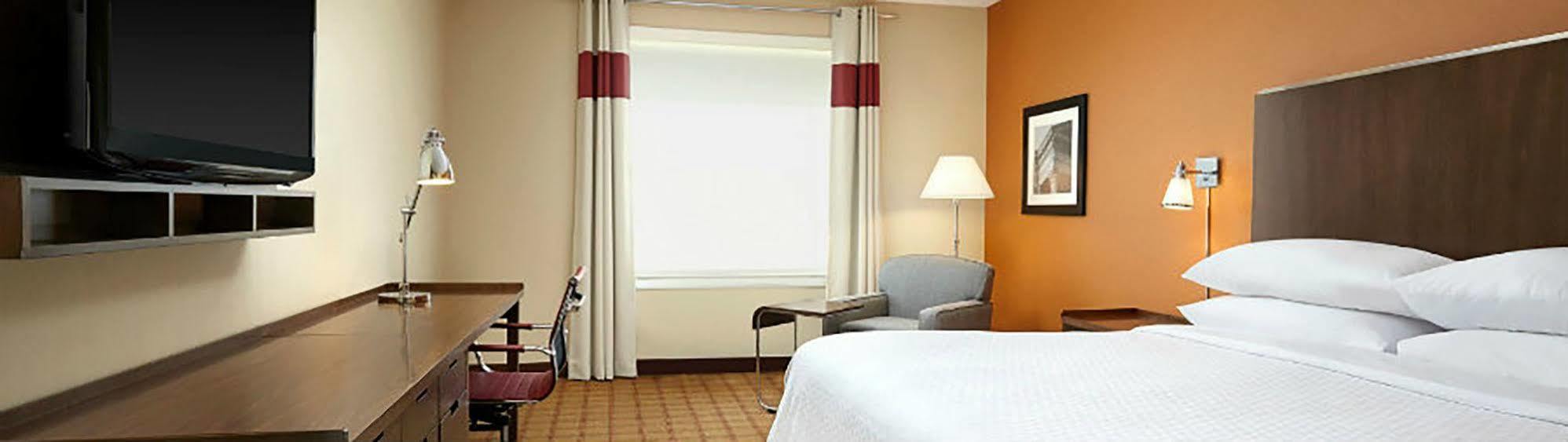 ניסקו Four Points By Sheraton Edmonton International Airport מראה חיצוני תמונה